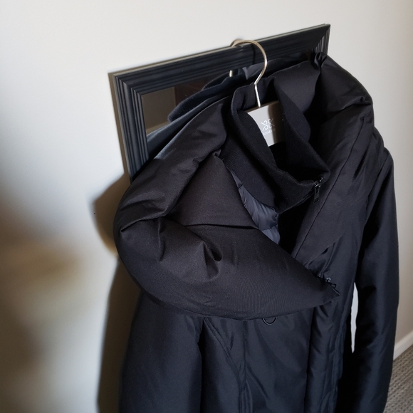 NWOT Soia & Kyo Camelia Slim Fit Brushed Down Coat with Leather Trims - Picture 14 of 15